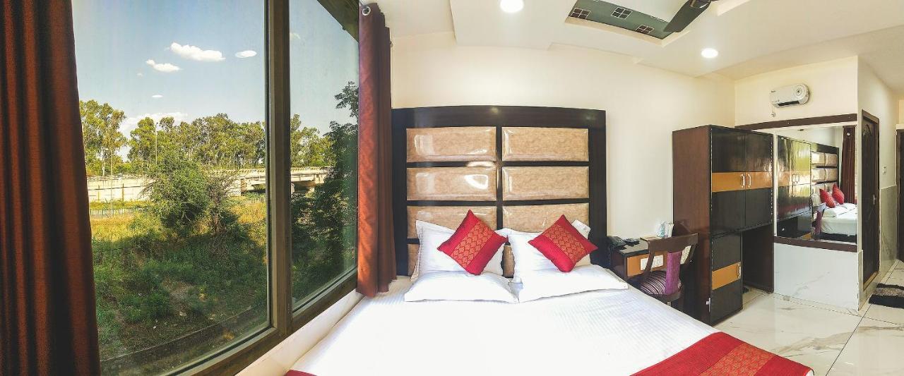 Hotel Sahil Palace Rupnagar  Экстерьер фото