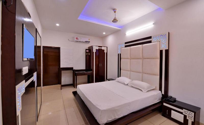 Hotel Sahil Palace Rupnagar  Экстерьер фото